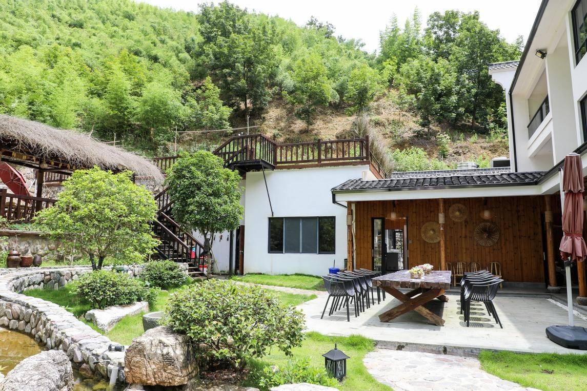乡村阳光房的快乐：搭一间阳光房，做成简约风格，大气美观不落俗